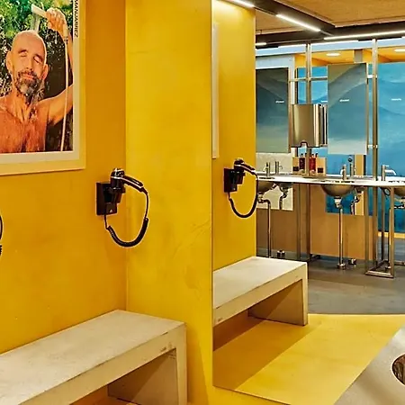 Cityhub Hotell 2*